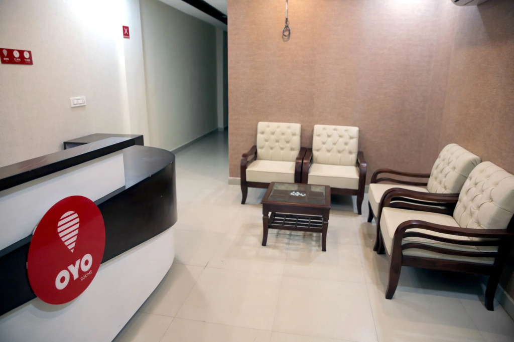 OYO 5691 Hotel Eurasia