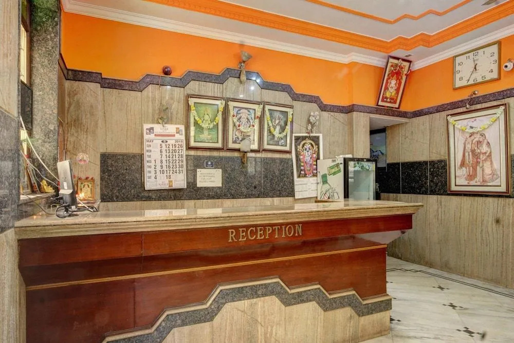 SPOT ON 39787 Radha Krishna Deluxe Lodge