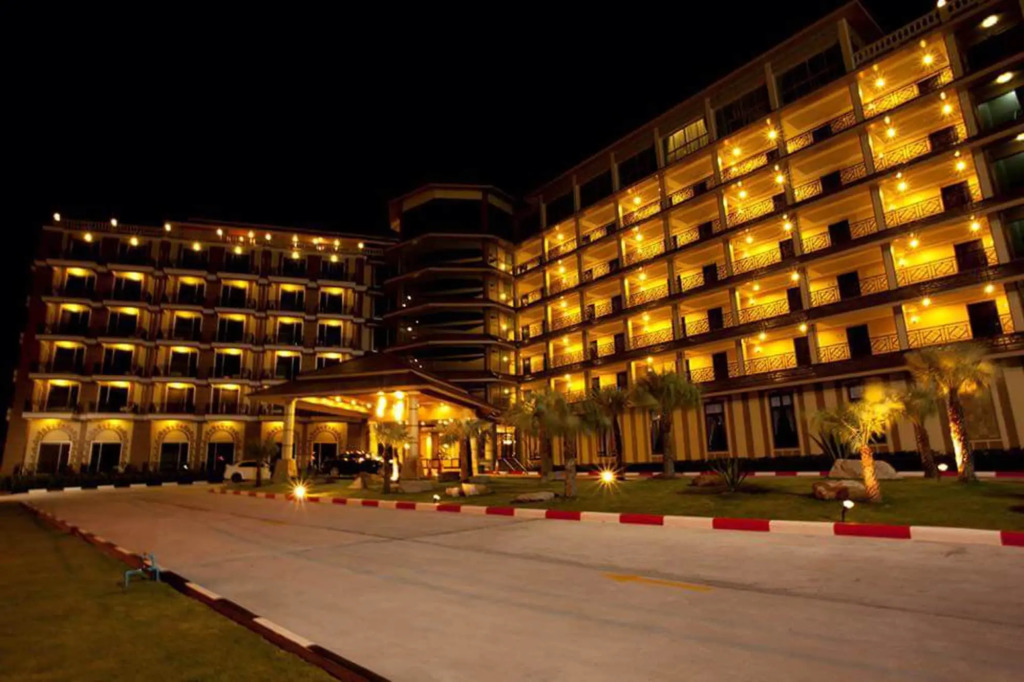 J & Y Lodge Hotel