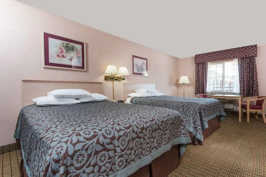 Days Inn by Wyndham Portland Central