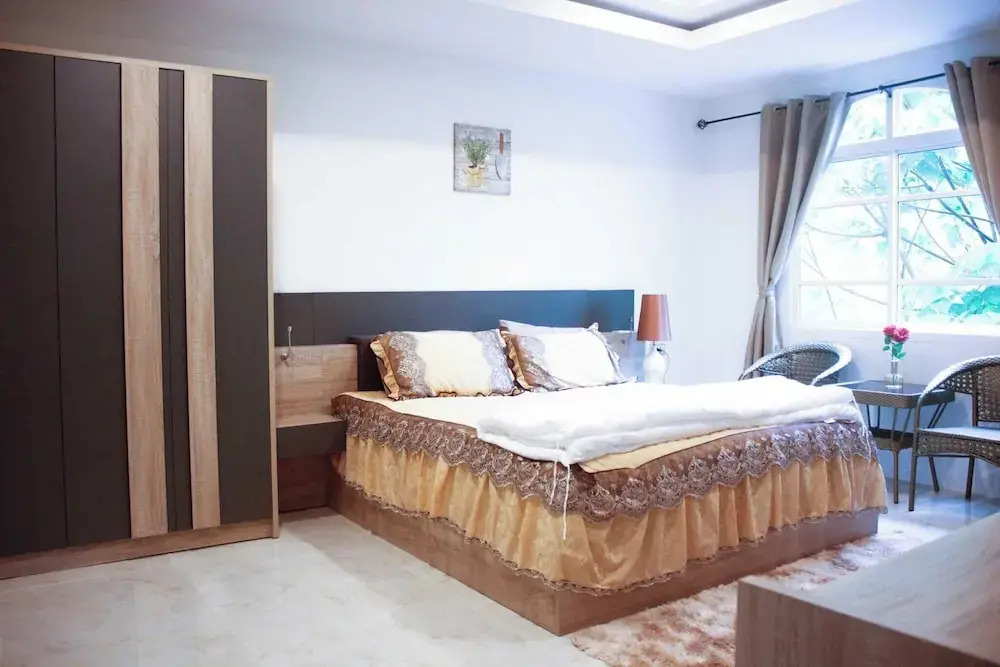 Narong Ek Residence View & Pool Villa