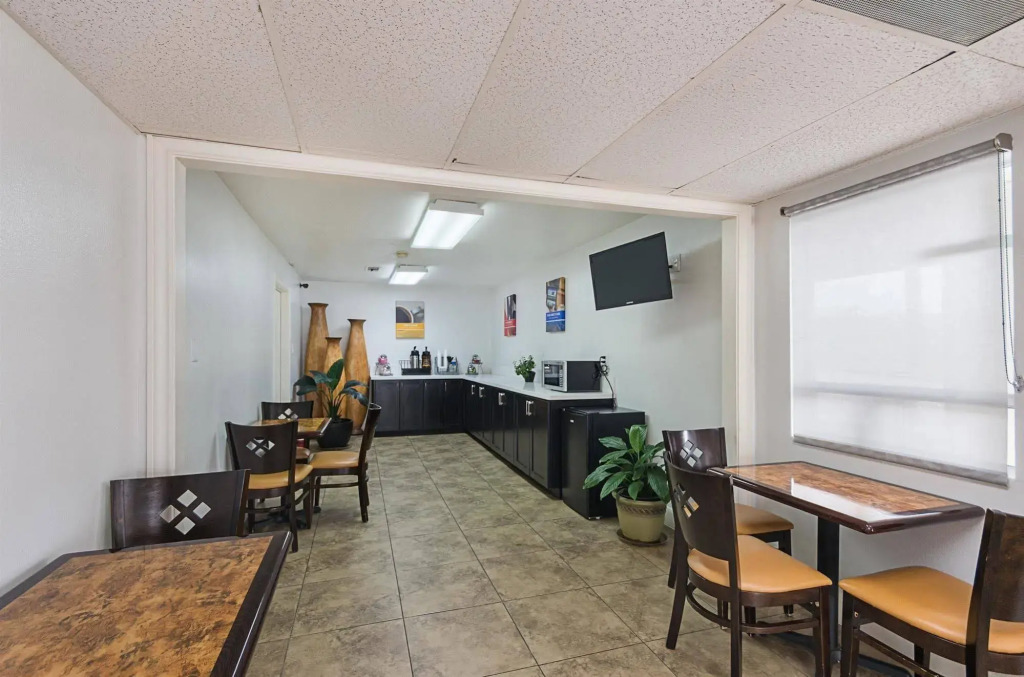 Motel 6-Livingston, TX