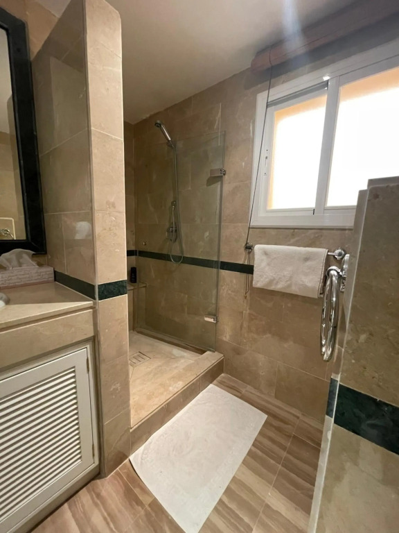 Hacienda Elviria 2 Bedroom Spacious Apartment