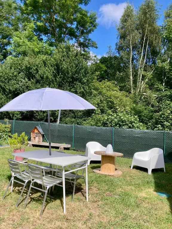 Studio Cosy Avec Coin Jardin (Adults Only)