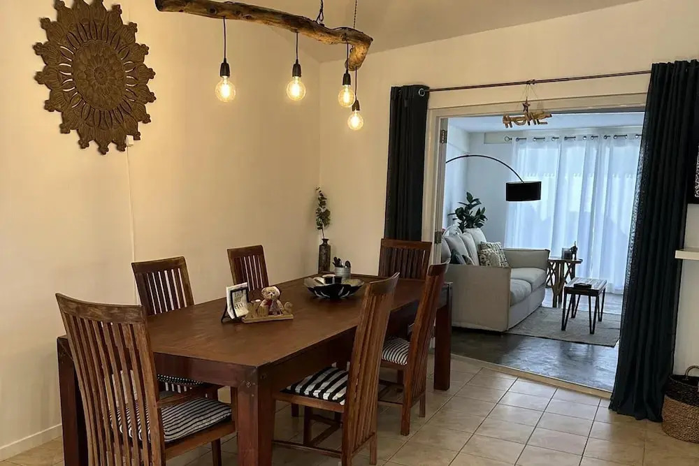 3 Bed Villa Sleeps 5 With Pets & Enclosed Garden
