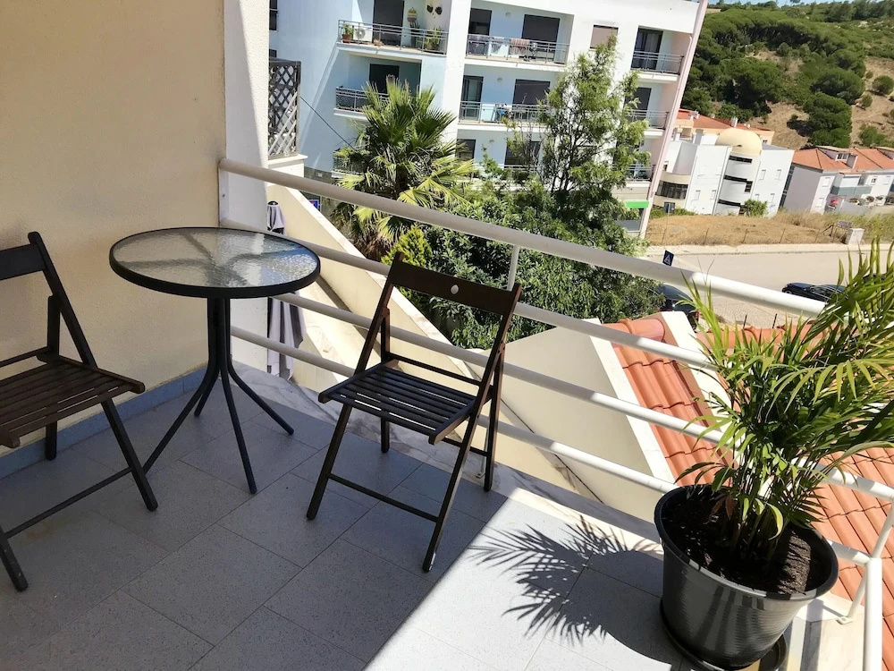 Apartment With 2 Bedrooms in Sesimbra , With Wonderful Mountain View, Furnished Terrace and Wifi - 2 km From the Beach