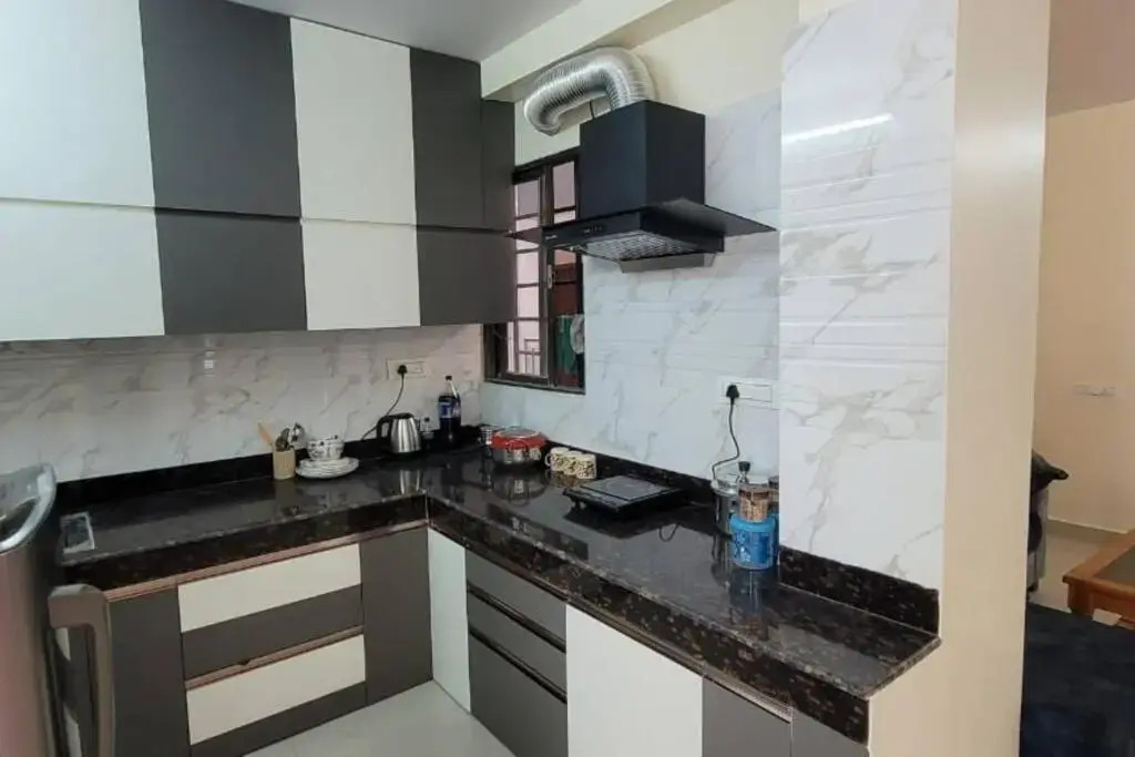 Entire Apartment -Pradhan Nagar Middle of the city