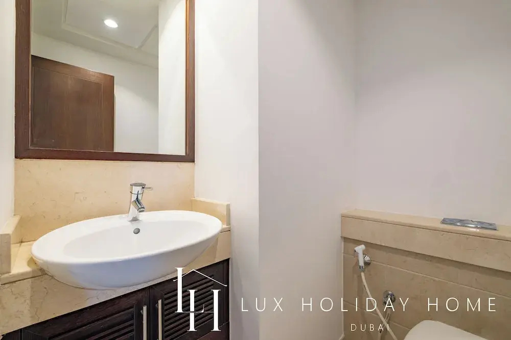 LUX The Burj Khalifa Fountain View Suite 3