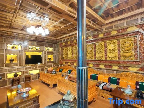 Shangri-La Cangxue Beiyi | See Mountains, Near Wild·Oxygen-Rich Ethnic Stay