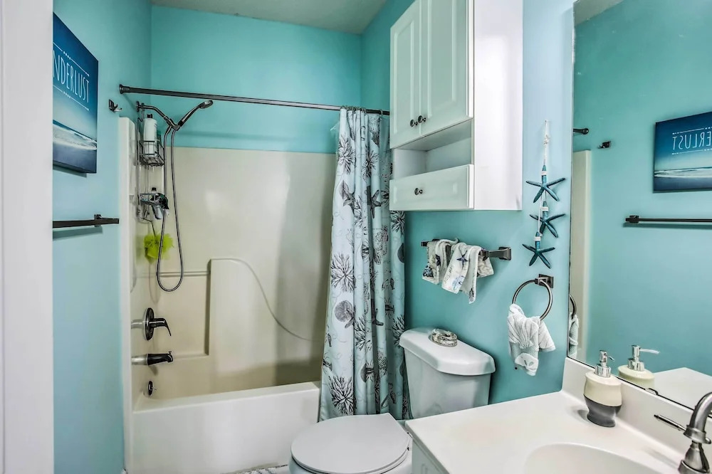 Lovely Myrtle Beach Condo: 4 Mi to Boardwalk!