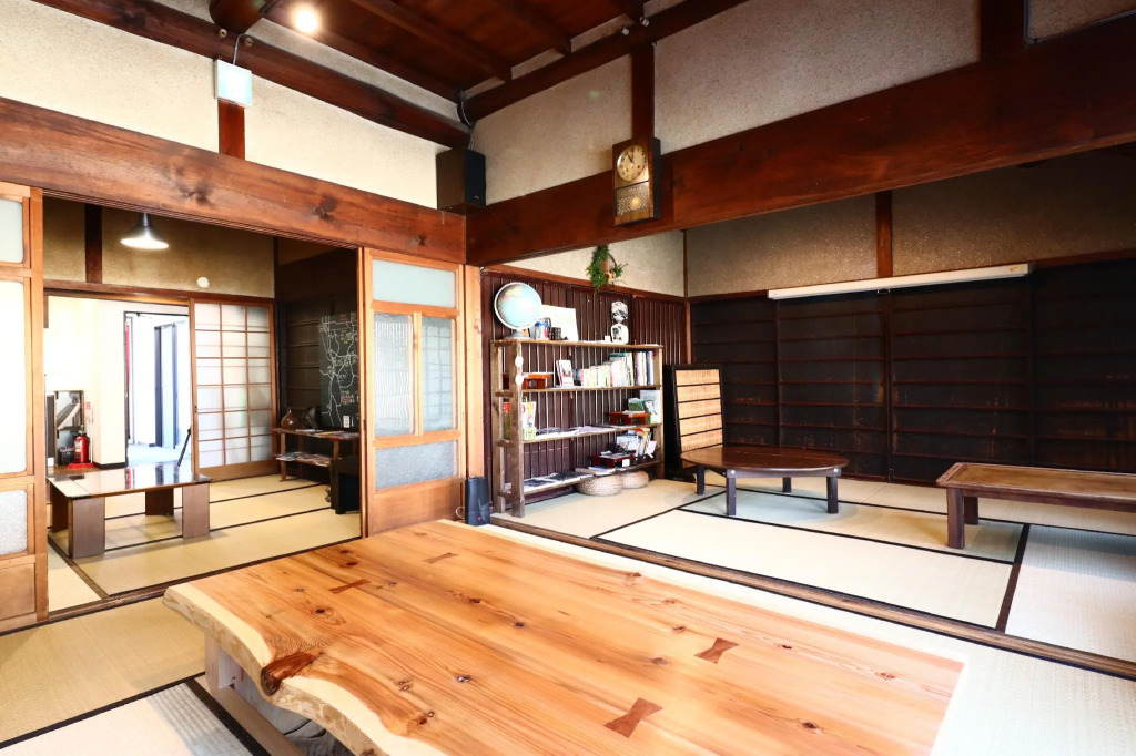 Asuka Guest House - Hostel