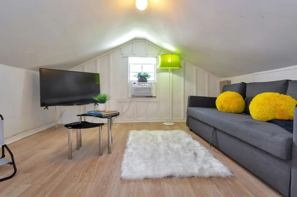 Gorgeous 2br with Garden and BBQ :)