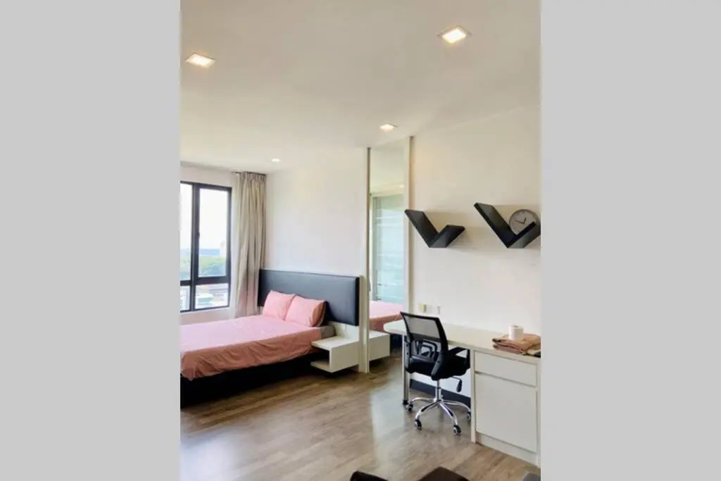 Corner Unit Landmark Residence 2, High Floor, Nice View, WiFi & Tvbox, Free Parking