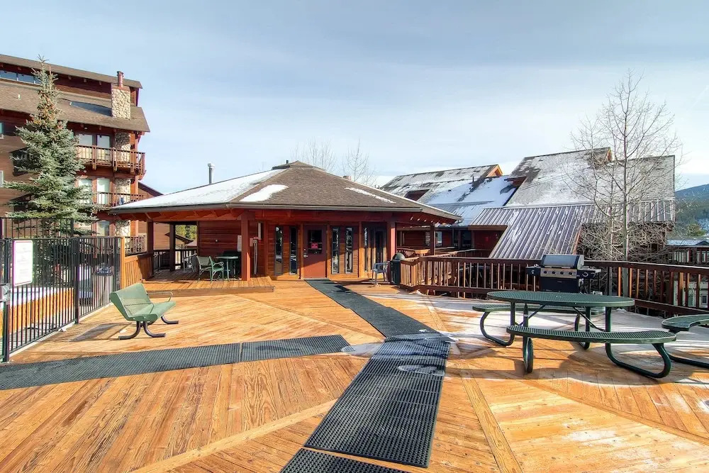 Tyra II Lookout by Ski Country Resorts
