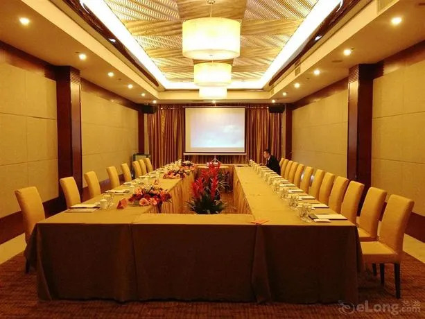 Inzone Garland Hotel