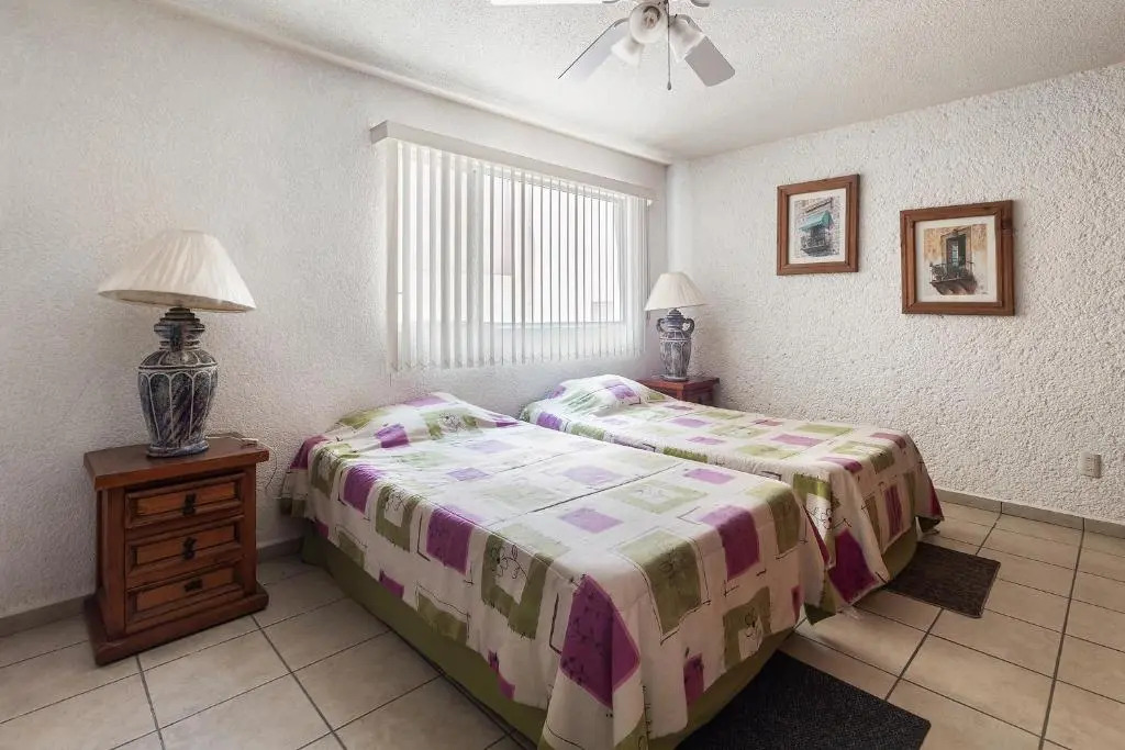 Suite Ubicadísima Zona Residencial Los Arcos 3 Recámaras 102 Cortijo