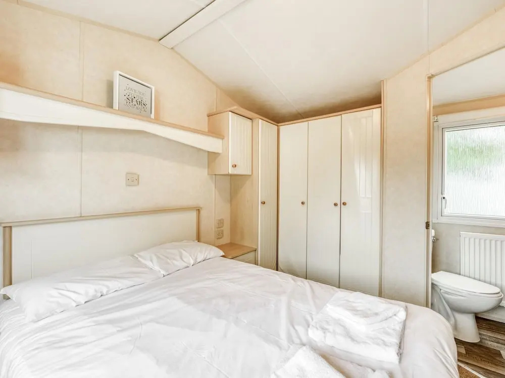 Serene Mobile Home in Hastings near Smugglers Adventure