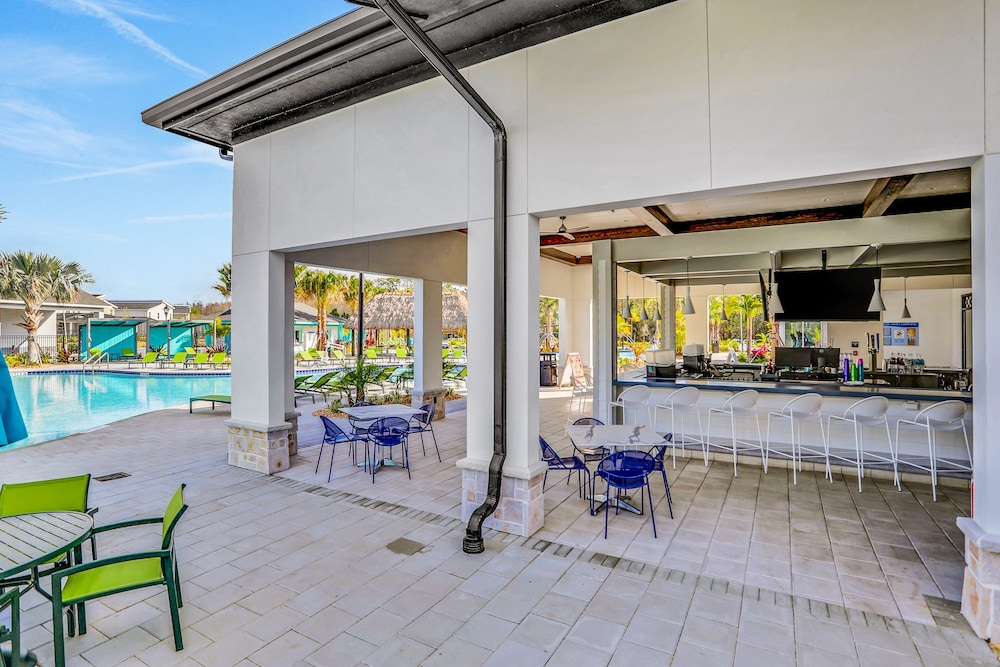 Updated Townhome With an Enclosed Pool, Five Bedrooms, W/D - Close to Everything