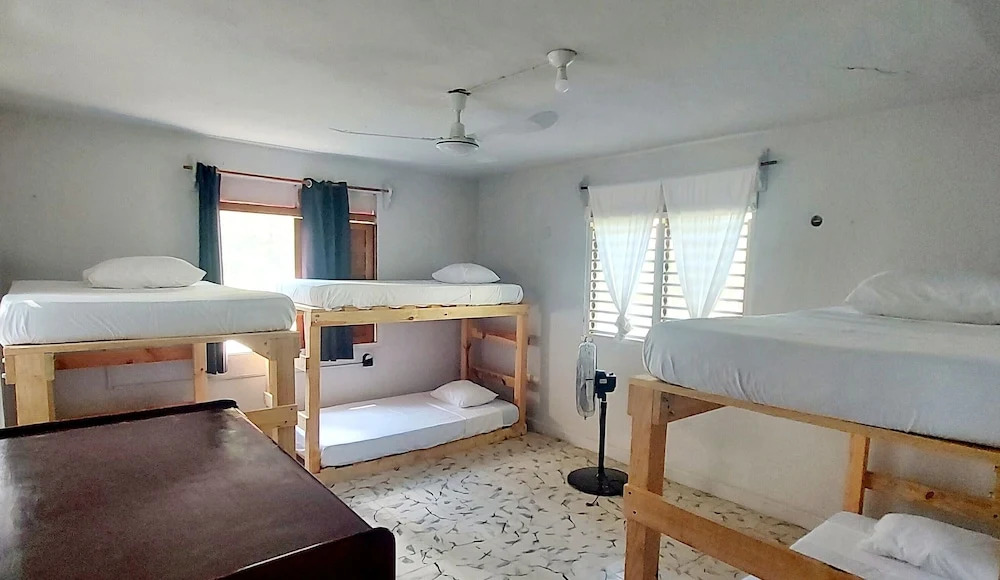 LULÚ La Bruja Yoga Lodge