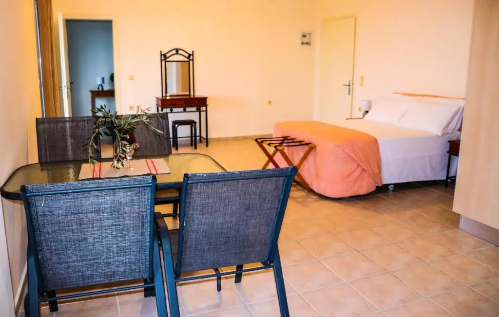 Orizontas Studios and Apartments
