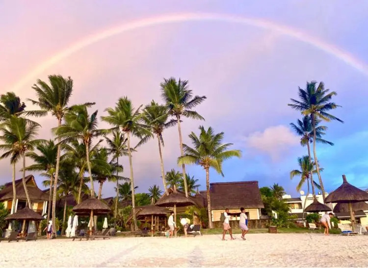 Lovely 3 bedroom beach house on a sandy beach