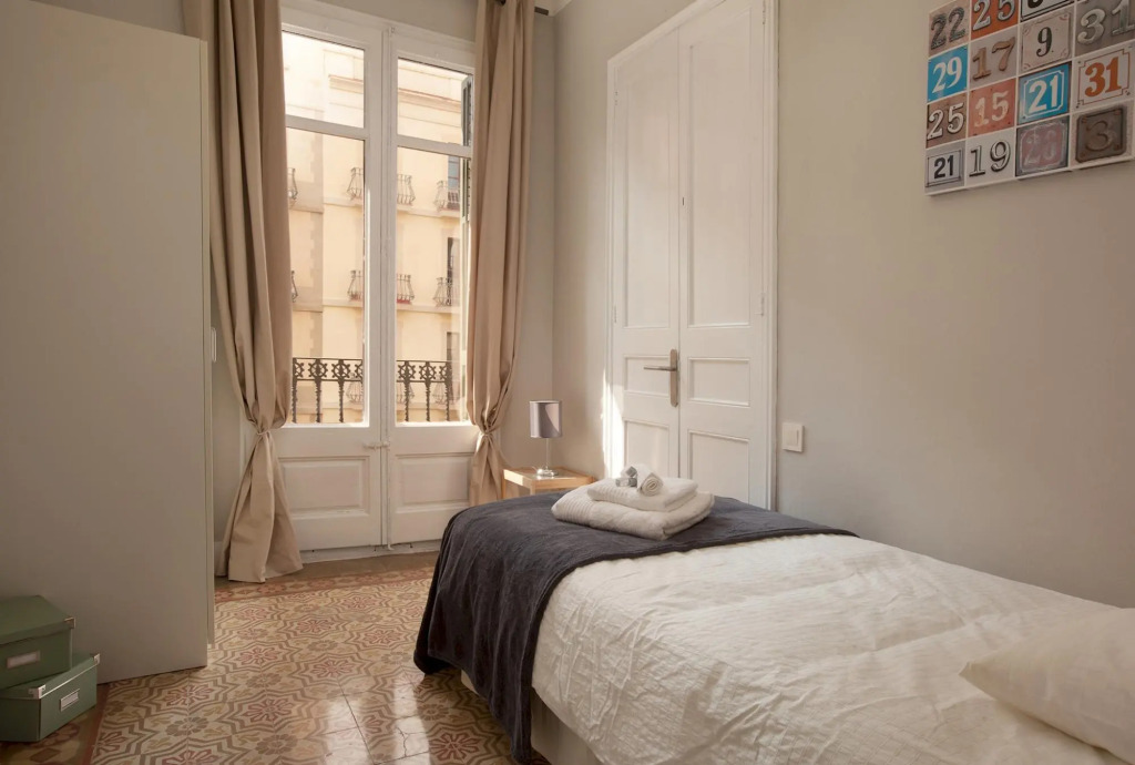 SOFIA 1 · Sofia's Balcony · Beautiful apartment to Enjoy the real Barcelona