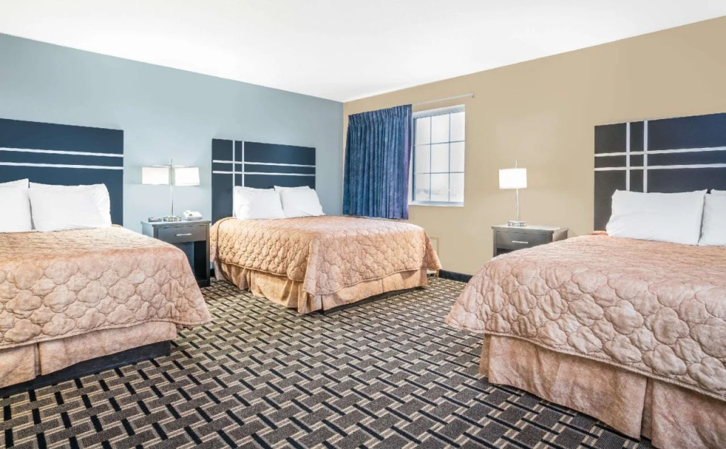 DUTCH INN AND SUITES