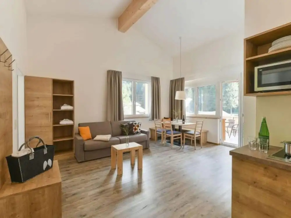 Majestic apartment in Klösterle with sauna on the Arlberg Met Terras
