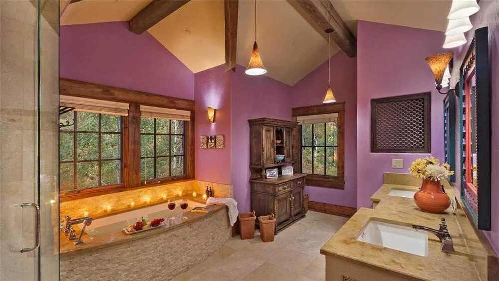 Gold Mine Lodge 6 BedroomHoliday home By Moving Mountains