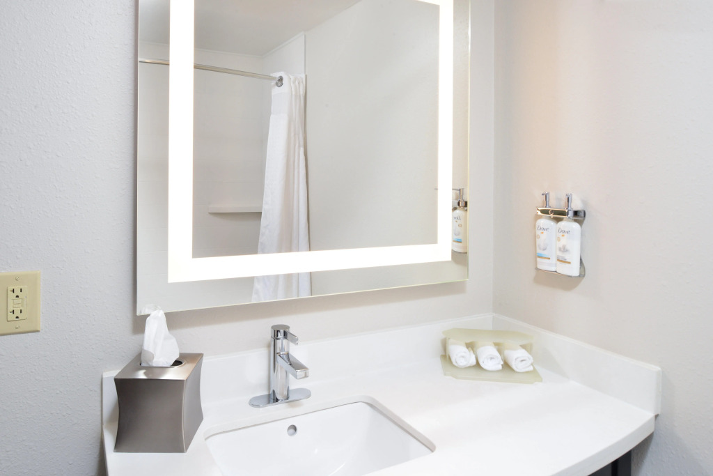 Holiday Inn Express Lewisburg - New Columbia by IHG