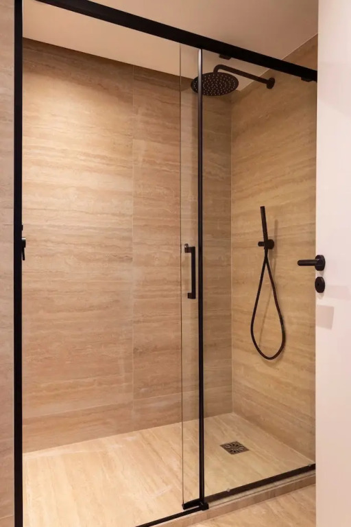 Luxury House With AC - 6bd/12p - Batignolles