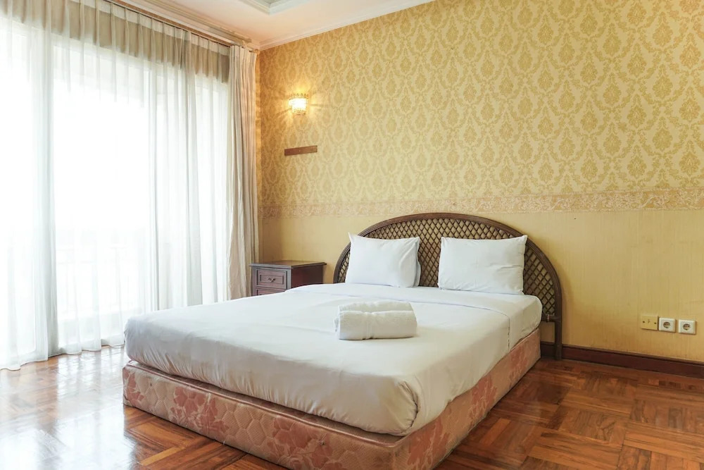 Spacious and Elegant 2BR @ Kedoya Elok Apartment