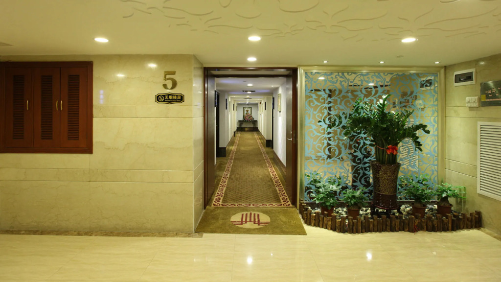 New World Hotel