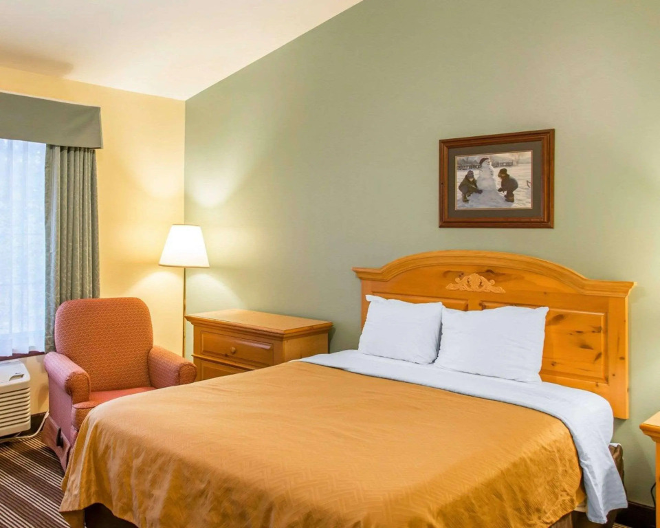 Econo Lodge Inn & Suites Eau Claire South