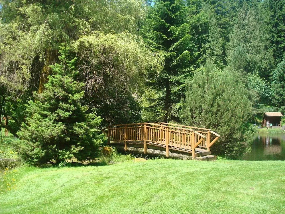 Mt. Baker Lodging Cabin 23 – Hot Tub, WiFi, Sleeps 6! by MBL
