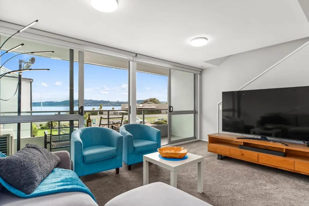 Lakeside Delight - Two Mile Bay Holiday Apartment
