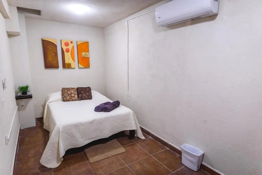 Suite con 2 recamaras,2mini splits, Parking Wifi 100 mb, cocina