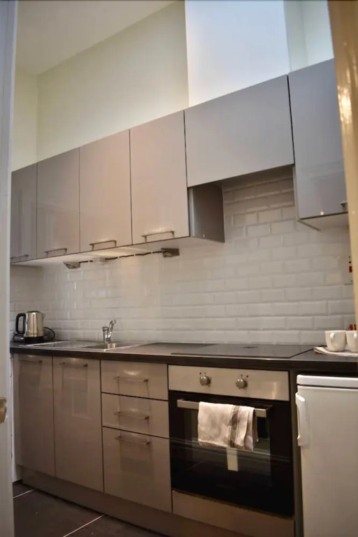 Newly Refurbished 2 Bedroom Townhouse in Dublin 4