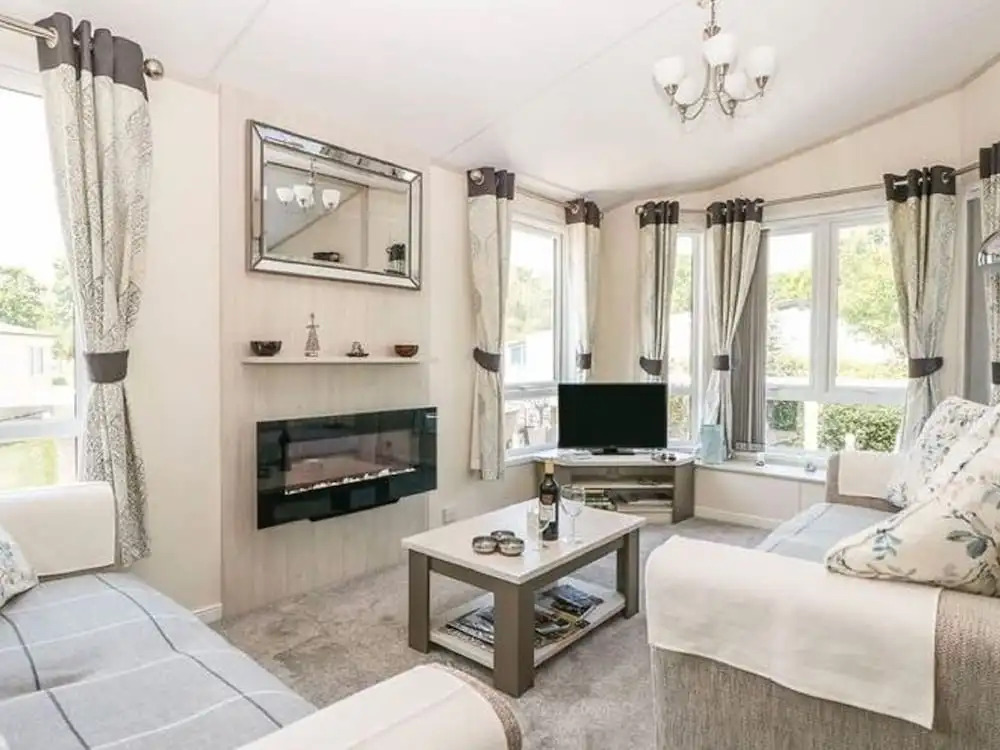 Lavish Holiday Home in Saint Leonards With Swimming Pool