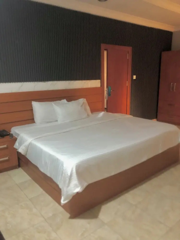 Tofana hotels and apartments Life camp