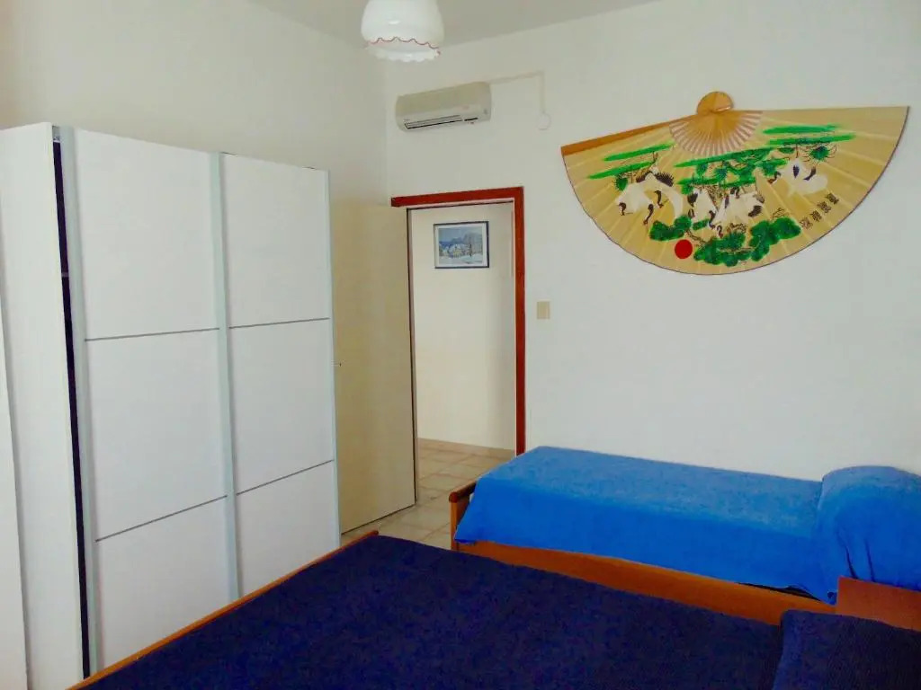 M263 - Marcelli, trilocale con portico fronte mare