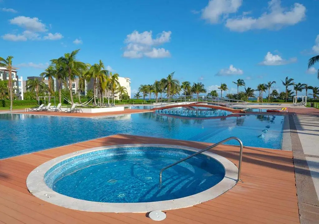 True Beachfront Condo - Corazon