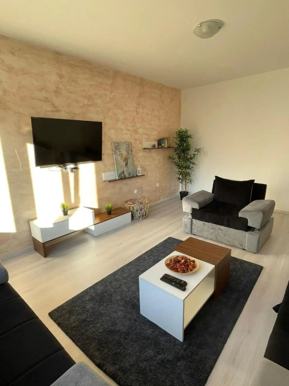 Apartment 51 - Bright, spacious, lux 1 bedroom in the city center - Stari grad