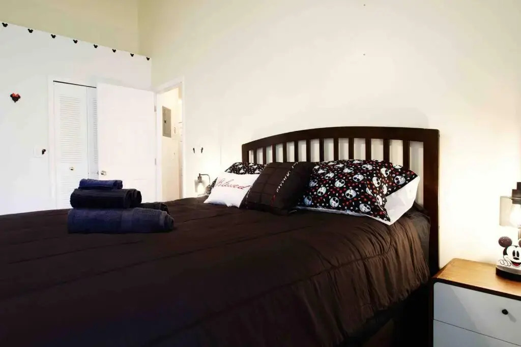 *Disney-15min away* Magical Mickey themed condo