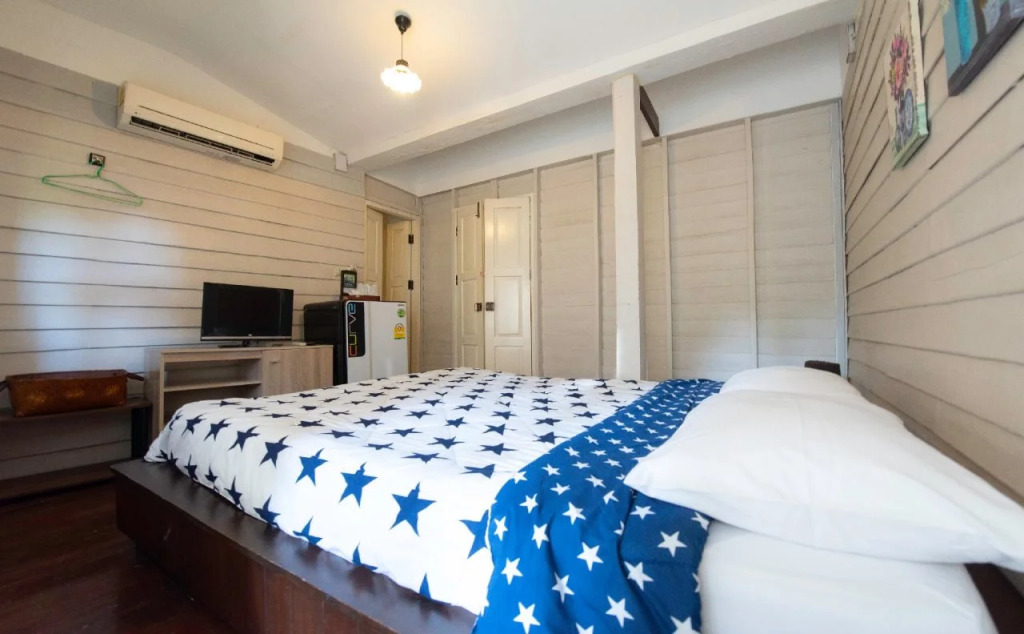 Yellow Lamoon Hotel