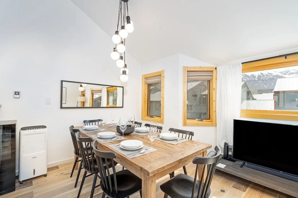Chalet Chic Condo, Short Walk To Lift 7, Covered Parking 2 Bedroom Condo by RedAwning