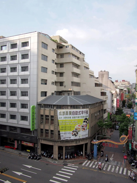 A Ace Hotel