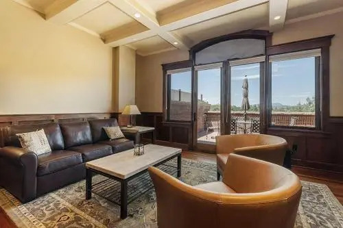 The Victoria 4 Condo