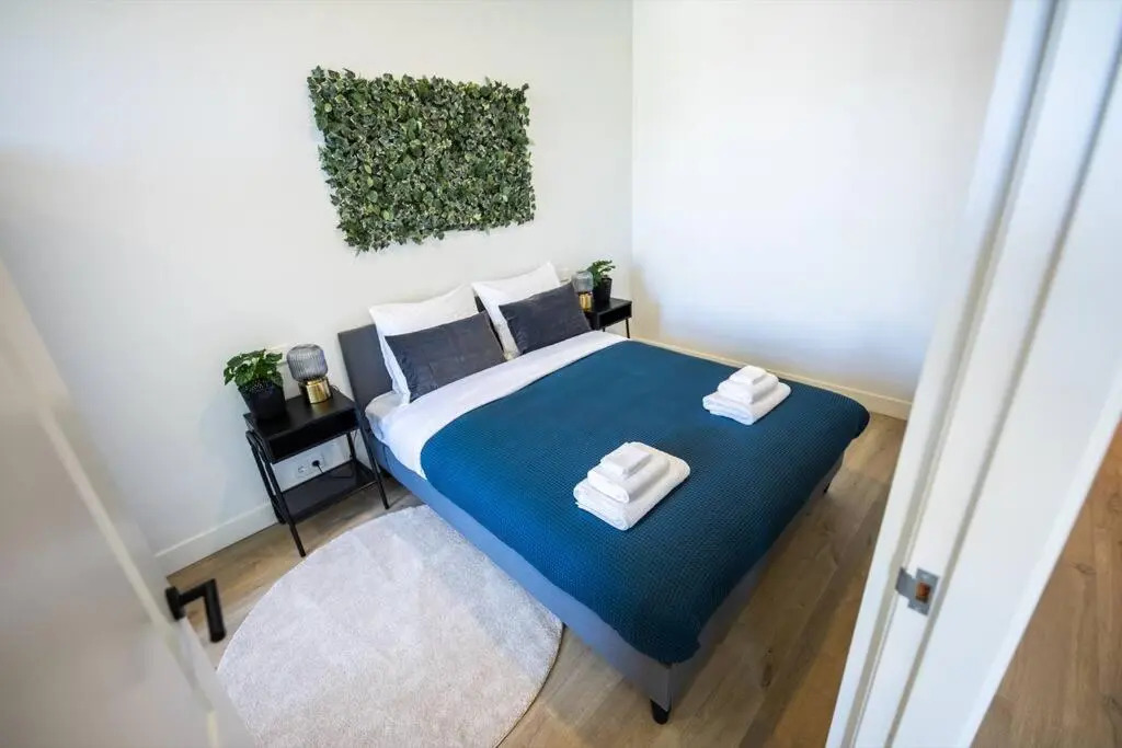 Chic 1 Bedroom Serviced Apartment 54m2 -NB304C-