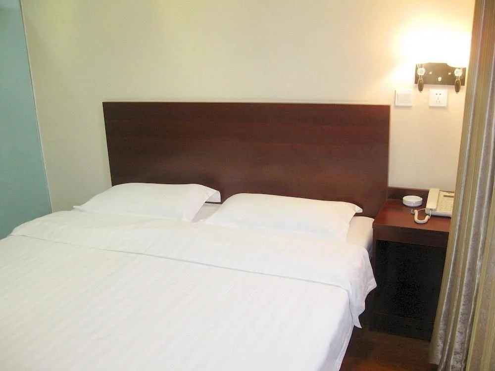 Huijia Business Hotel (Handan Wanda Plaza Melody City Branch)